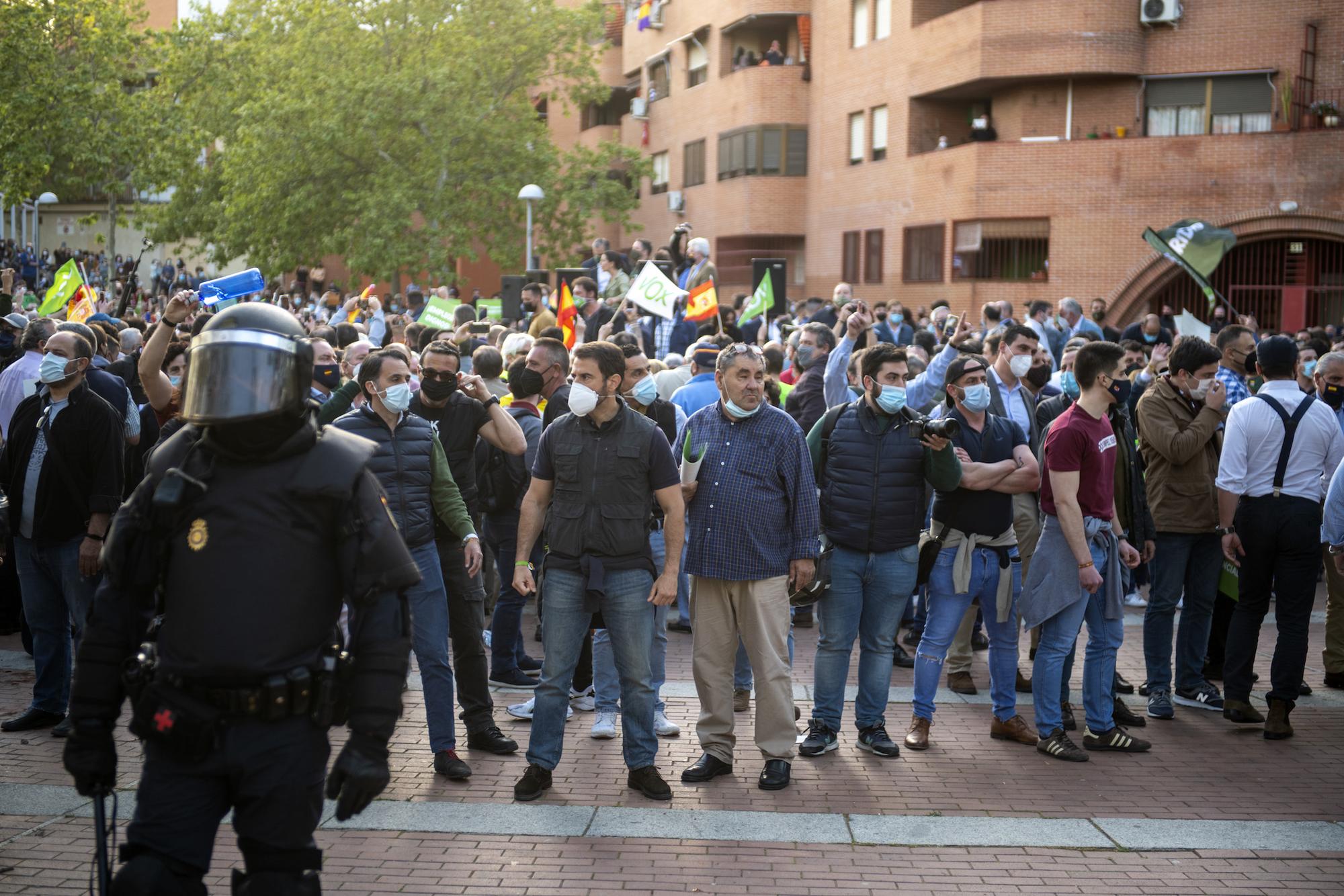 Mitín de Vox en Vallecas y carga policial - 21